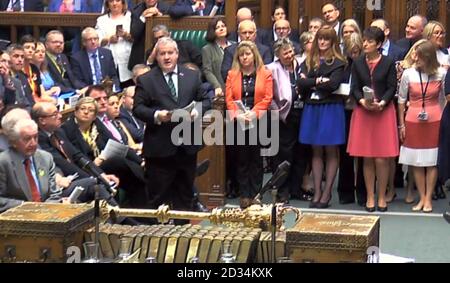 SNP Westminster leader Ian Blackford parla durante il primo ministro di domande nella Camera dei Comuni di Londra. Foto Stock