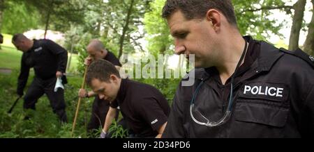 La polizia cerca Craig Moore, 22 anni, nel Polkemmet Country Park vicino a Whitburn. Foto Stock