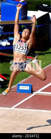 La Gran Bretagna Jessica Ennis compete nell'evento Women's Heptathlon Long Jump durante i Campionati europei di atletica a Goteborg, Svezia. Foto Stock