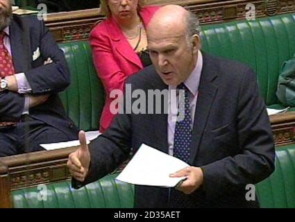 Il Cancelliere ombra liberaldemocratico vince Cable parla alla Camera dei Comuni, Londra, dopo che il governo ha annunciato che intende riformare le sue modifiche fiscali sulle plusvalenze, ad un costo di 200 milioni di euro. Foto Stock