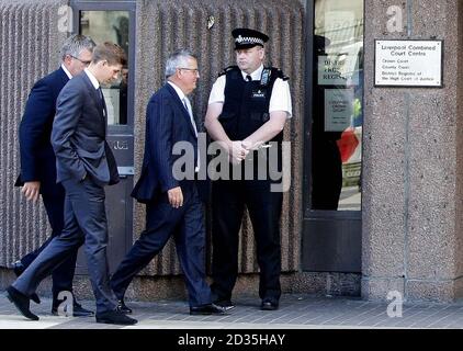 Steven Gerrard, calciatore di Liverpool, arriva a Liverpool Crown Court per l'inizio del processo sul suo presunto coinvolgimento in una lotta per i nightclub. Foto Stock