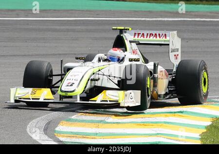 Rubens Barrichello della Brawn GP in azione durante il Gran Premio del Brasile a Interlagos, San Paolo. Foto Stock