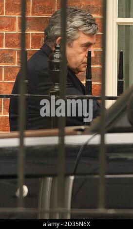 Il primo ministro Gordon Brown arriva all'ingresso posteriore di 10 Downing Street, Westminster, Londra. Foto Stock