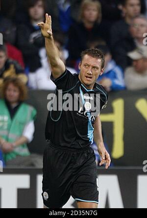 Steve Howard di Leicester City festeggia dopo che Mark Hudson di Cardiff ha segnato un gol. Foto Stock