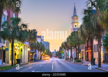 Charleston, Carolina del Sud, Stati Uniti nel quartiere francese al crepuscolo. Foto Stock