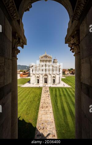 Pisa, Duomo di Santa Maria Assunta e Torre Pendente. Piazza dei Miracoli. Toscana, Italia, Europa Foto Stock