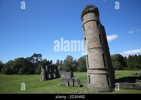 Irvine maggio 2019. Castello di Eglington, Eglington Country Park Irvine. Le rovine di un grande palazzo gotico a Kilwinning, Nord Ayrshire, Scotl Foto Stock