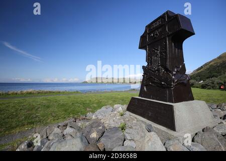 Lendalfoot, Ayrshire, Scozia ​This impressionante monumento alla nave da guerra russa Varyag si trova sulla costa dell'Ayrshire, nel villaggio di Lendalfoot, Foto Stock