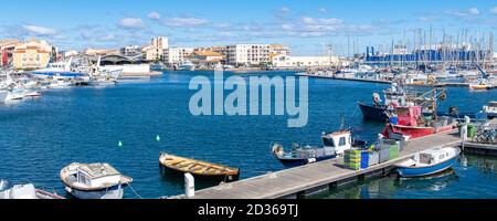 Sète in Francia, panorama aereo del porto e della città, vista dal cimitero marino Foto Stock