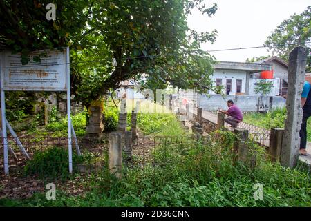 Tombe storiche islamiche del complesso Sultan Mu'mon Syah a Gampong Pande o Kings Gampong Pande (Raja-raja Gampong Pande) a banda Aceh, Indonesia Foto Stock