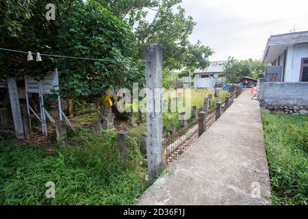 Tombe storiche islamiche del complesso Sultan Mu'mon Syah a Gampong Pande o Kings Gampong Pande (Raja-raja Gampong Pande) a banda Aceh, Indonesia Foto Stock