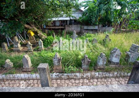 Tombe storiche islamiche del complesso Sultan Mu'mon Syah a Gampong Pande o Kings Gampong Pande (Raja-raja Gampong Pande) a banda Aceh, Indonesia Foto Stock