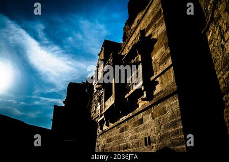 Vista notturna di Jaisalmer Fort è situato nella città di Jaisalmer, nello stato indiano del Rajasthan Foto Stock