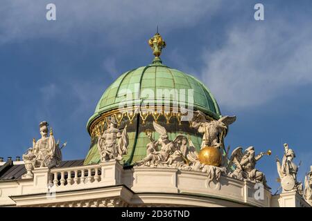 Kuppel des Michaelertrakt der Hofburg in Wien, Österreich, Europa | cupola dell'Ala di San Michele, Vienna, Austria, Europa Foto Stock