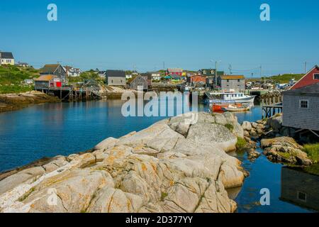 Il villaggio di pescatori di Peggy's Cove con il suo porto naturale vicino a Halifax, Nuova Scozia, Canada. Foto Stock