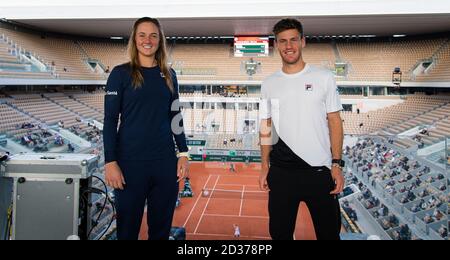 Parigi, Francia, Italia. 07 ottobre 2020. Nadia Podoroska e Diego Schwartzman dell'Argentina mettono in posa per una foto al Roland Garros 2020, torneo di tennis Grand Slam, il 7 ottobre 2020 allo stadio Roland Garros di Parigi, Francia - Foto Rob Prange/Spain DPPI/DPPI durante il quarto finale del Roland Garros 2020, Grand Slam, Tennis Internationals di parigi, francia, Italia, Ottobre 07 2020 Credit: Agenzia fotografica indipendente/Alamy Live News Foto Stock