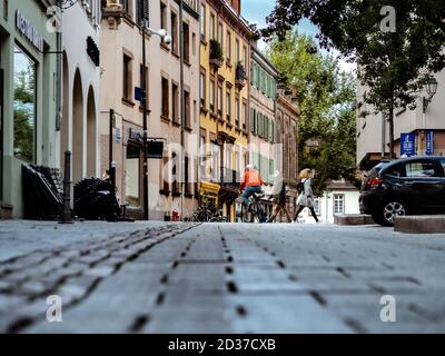 Editoriale 06 ottobre 2020: Strasburgo, Francia. Dawn per le strade di Strasburgo. Fotografia di strada. Foto Stock