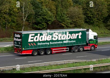 Eddie Stobart ha articolato il camion sull'autostrada M40, Warwickshire, Regno Unito Foto Stock