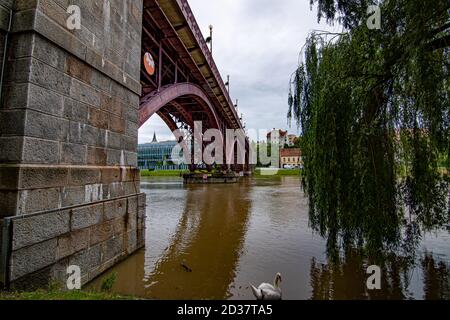 Ponte monumentale sul fiume a Maribor, Slovenia Foto Stock