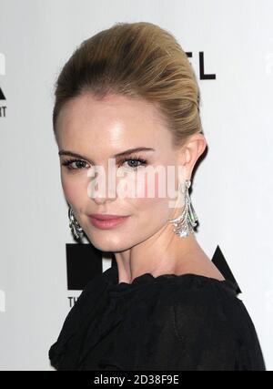 Kate Bosworth al MOCA LOS ANGELES BENEFIT GALA. PRESENTA L'EVENTO DEL MUSEO DELL'ARTISTA. DOWNTOWN LOS ANGELES CA USA 11/13 /2010 Foto Stock