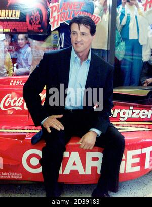 Sylvester Stallone appare al Planet Hollywood di New York City per celebrare l'apertura del suo dramma di corse automobilistiche 'Driven' il 26 aprile 2001. 'Driven' apre nei teatri nazionali il 27 Aprile. SS/JP