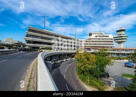 3 ottobre 2020, Berlino, all'aeroporto di Berlino-Tegel 'otto Lilienthal' è attualmente in funzione con diversi decolli e atterraggi nonostante Corona. Le operazioni di volo termineranno l'8 novembre 2020 e l'aeroporto dovrebbe chiudersi a maggio 2021. | utilizzo in tutto il mondo Foto Stock