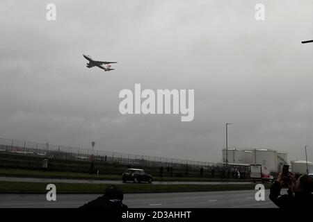 Londra, Regno Unito. 8 Ott 2020. British Airways Boeing 747 Jumbo decade dall'aeroporto di Heathrow per essere smantellato. Questo è l'ultimo del suo genere nel servizio di BA che termina un'era di volo passeggeri. Credit: Uwe Deffner/Alamy Live News Foto Stock