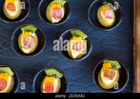 Tartine servite in un bufffet dell'hotel a Cebu Foto Stock