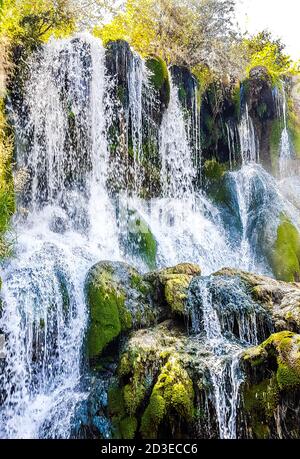 Cascata di Kravice sul fiume Trebbizat in Bosnia Erzegovina. Foto Stock