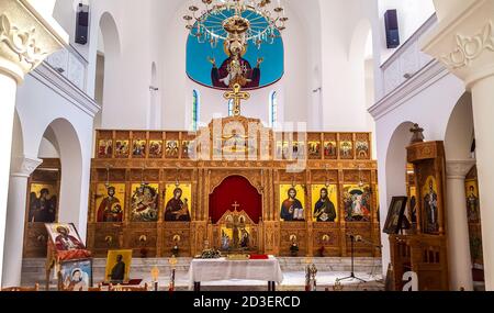 Interno della Natività di Cristo Autocephalus chiesa ortodossa nel centro della città. Shkoder, Albania Foto Stock