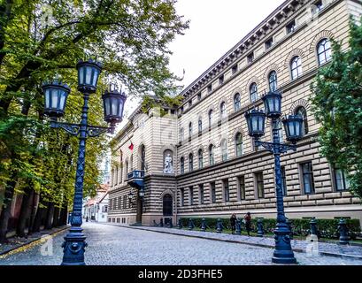 Edificio principale della Saeima - parlamento della Repubblica di Lettonia nella Città Vecchia di riga all'angolo delle vie Jekaba e Klostera. Riga, Lettonia Foto Stock