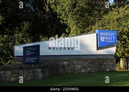 Cartello di benvenuto all'ingresso della Heriot-Watt University Foto Stock