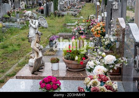 Il 06/10/2020, Lione, Auvergne-Rhône-Alpes, Francia. Ex cimitero di la Guillotière prima della festa cattolica di tutti i Santi. Foto Stock