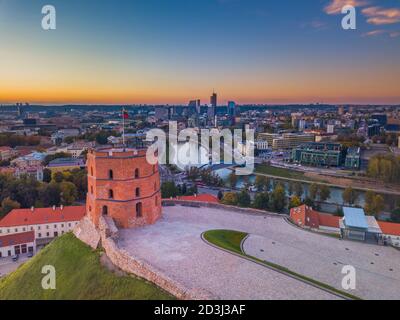 Gediminas castello torre a Vilnius, capitale della Lituania Foto Stock