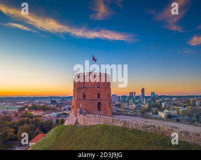 Gediminas castello torre a Vilnius, capitale della Lituania Foto Stock