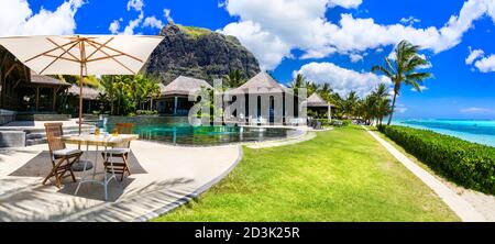 Resort di lusso Lux le Morne, isola di Mauritius. Lounge bar vicino alla piscina. novembre 2016 Foto Stock