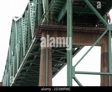 Il Mystic-Tobin Memorial Bridge è un ponte a traliccio che attraversa il fiume Mystic da Charlestown a Chelsea, Massachusetts. Ha aperto nel 195 Foto Stock