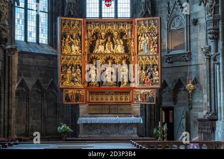 Wiener Neustädter altare im Innenraum des Stephansdom a Vienna, Österreich, Europa | l'altare Wiener Neustaedter, la Cattedrale di Santo Stefano, Vienna, Au Foto Stock