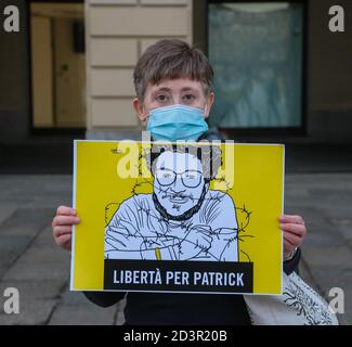 Torino, Italia. 8 ottobre 2020. Torino piazza Castello dei dispositivi alla Regione Piemonte, simpatizzante di Amnesty International Italia, con carrello con l'immagine di Patrick. (Costa1ftg/Fotogramma, torino - 2020-10-08) p.s. la foto e' utilizzabile nel messaggio del contenuto in cui e' stata tattata, e senza intendimento diffondatorio del decoro delle persone Rappresentate Credit: Independent Photo Agency/Alamy Live News Foto Stock