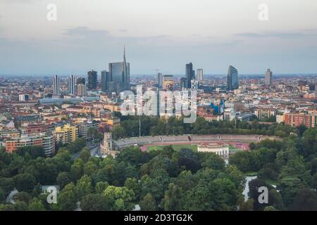 Vista da Torre Branca, Torre Branca, dello skyline di Milano, Lombardia, Italia Foto Stock