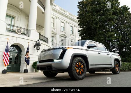 Il pick-up elettrico Lordstown 2021 Endurance esposto sul prato sud della Casa Bianca 28 settembre 2020 a Washington, DC. Foto Stock