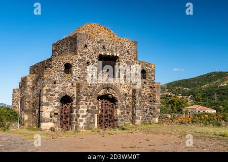 Vista su Cuba di Santa Domenica vicino a Castiglione di Sicilia Foto Stock