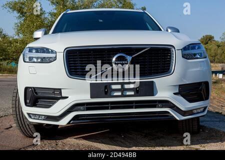 Ucraina Kiev 26 settembre 2020: Volvo XC90 è il primo SUV di Volvo Cars. Progettato con i valori fondamentali di Volvo in termini di sicurezza, ambiente, affidabilità e. Foto Stock