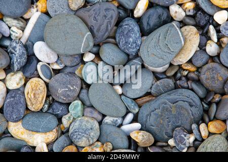 Spiaggia senza nome di roccia vulcanica o Igneous indossata intorno dalle onde sulla costa di Taiwan, Cina Foto Stock