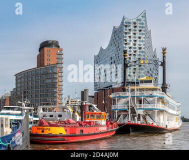 L'Elbphilharmonie è una sala concerti nel quartiere HafenCity di Amburgo, in Germania, su una penisola del fiume Elba. Popolarmente soprannominato Elphi. Foto Stock