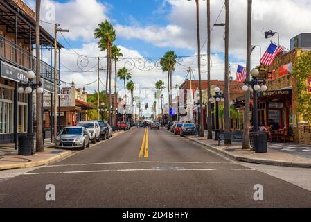 7th Avenue nella storica Ybor City a Tampa Bay, Florida Foto Stock