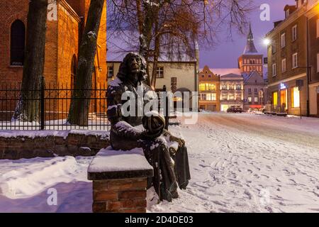 Olsztyn, statua di Nicolaus Copernico, città vecchia, Polonia Foto Stock