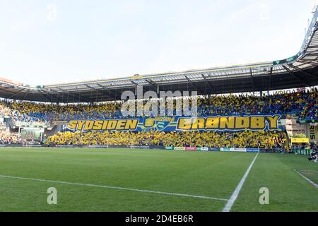 Brondby, Danimarca. 01 agosto 2019. Tifosi di calcio del Brondby SE visti durante la partita di qualificazione della UEFA Europa League tra Brondby IF e Lechia Gdansk al Brondby Stadion, (Photo credit: Gonzales Photo - Thomas Rasmussen). Foto Stock