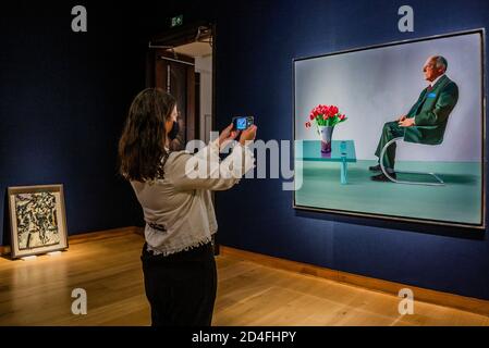 Londra, Regno Unito. 09 ottobre 2020. David Hockney, Ritratto di Sir David Webster, eseguito nel 1971, est £11,000,000-18,000,000 - Christie's London preview of Post-War and Contemporary Art Evening sale London che si svolge il 22 ottobre 2020. Credit: Guy Bell/Alamy Live News Foto Stock