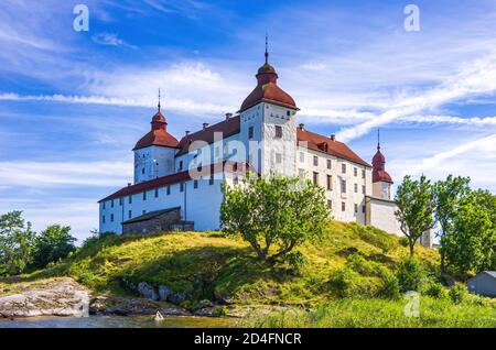 Vista sul castello barocco di Läckö a Kållandsö, sul lago Vänern a Västergötland, Svezia. Foto Stock